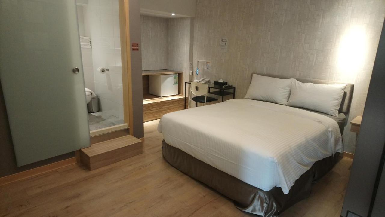 Jia Inn Tainan Buitenkant foto